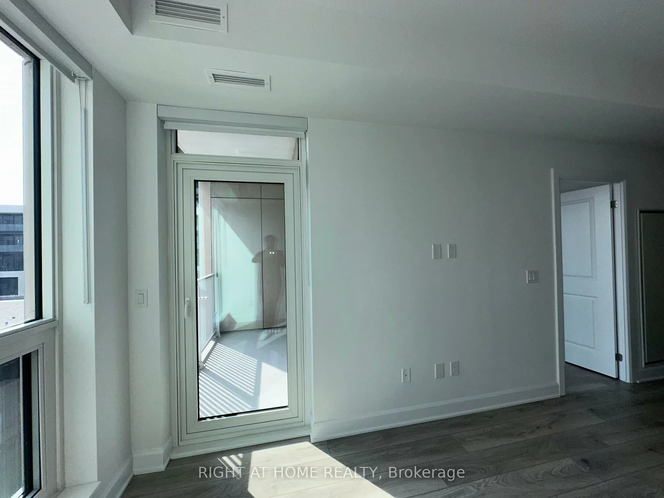 3240, William Coltson Ave, 1010 - JM Joshua Meadows, Oakville