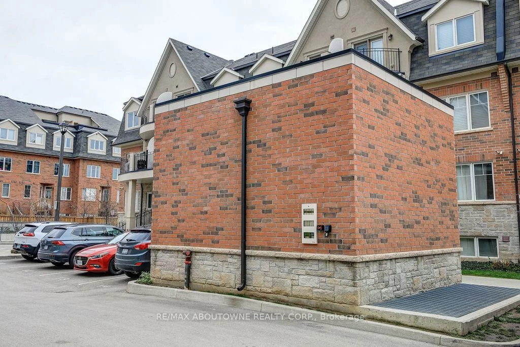 2420, Baronwood, 1019 - WM Westmount, Oakville
