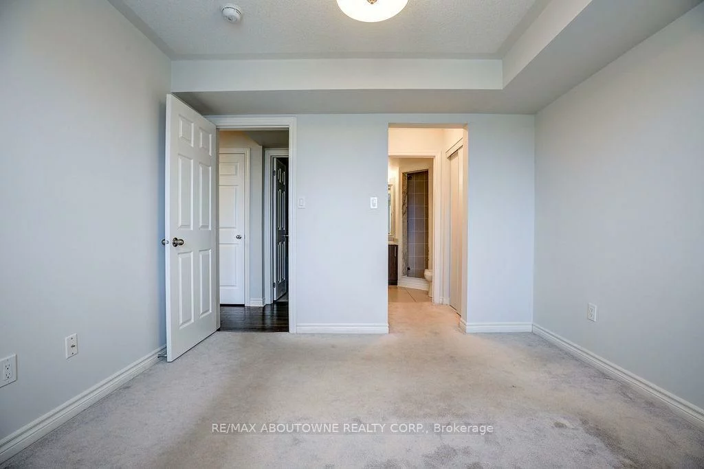 2420, Baronwood, 1019 - WM Westmount, Oakville