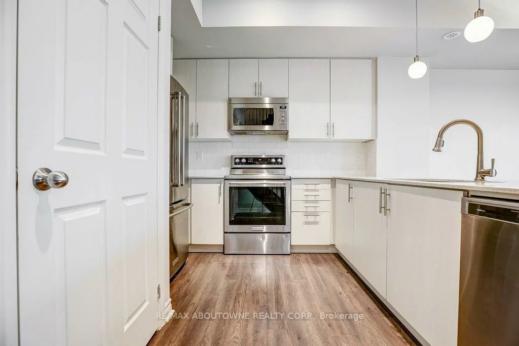 2420, Baronwood, 1019 - WM Westmount, Oakville