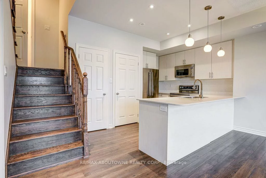 2420, Baronwood, 1019 - WM Westmount, Oakville