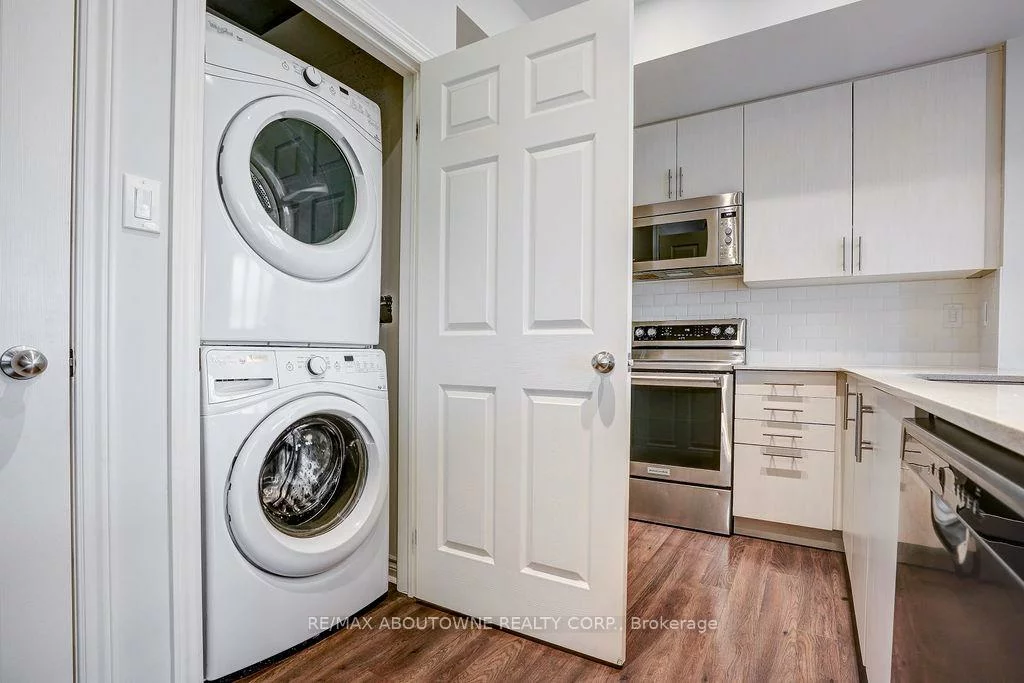 2420, Baronwood, 1019 - WM Westmount, Oakville