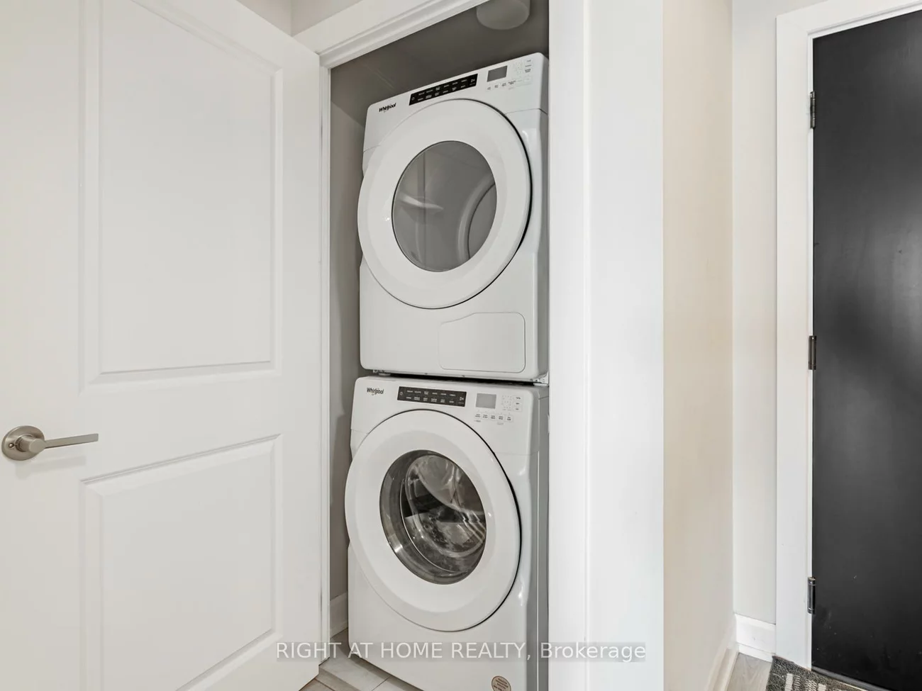 3200, William Coltson, 1040 - OA Rural Oakville, Oakville
