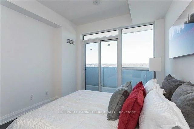 65, Speers, 1014 - QE Queen Elizabeth, Oakville