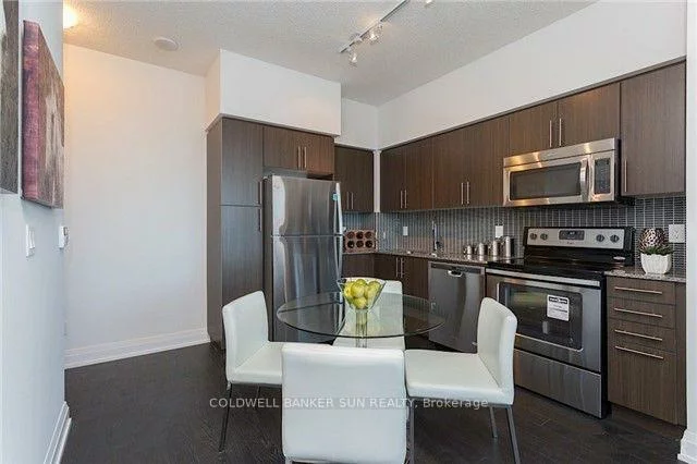 65, Speers, 1014 - QE Queen Elizabeth, Oakville