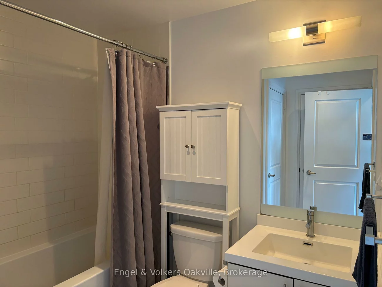 65, Speers, 1014 - QE Queen Elizabeth, Oakville