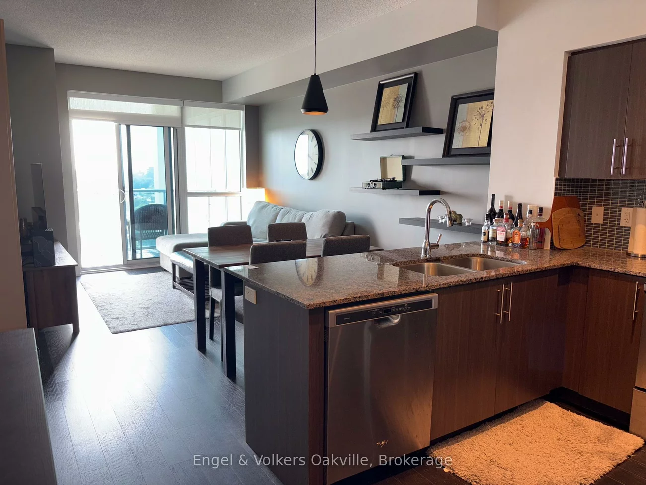 65, Speers, 1014 - QE Queen Elizabeth, Oakville