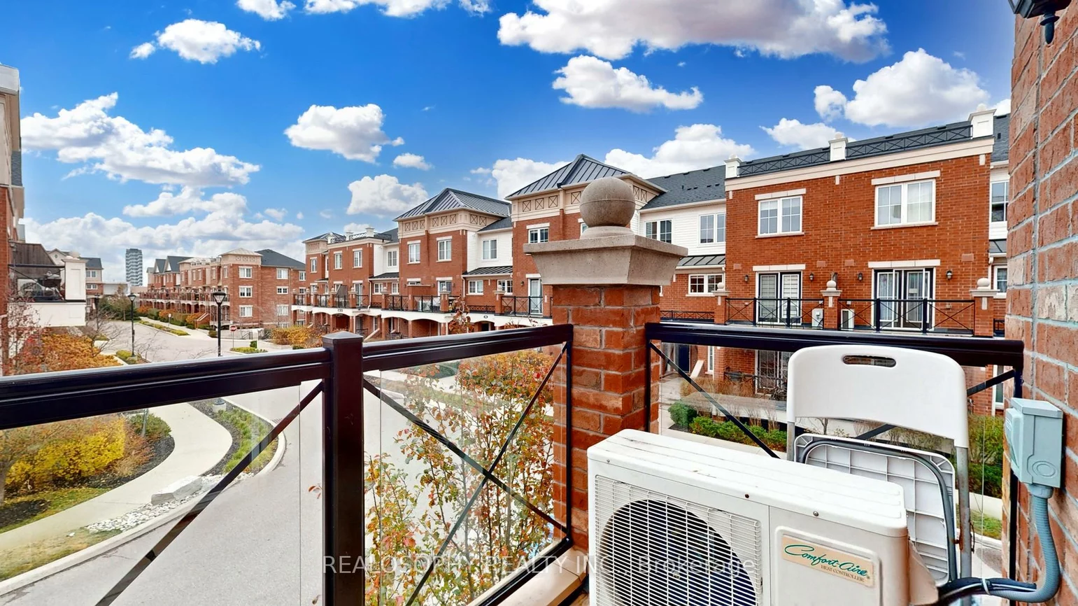 2496, Post, 1015 - RO River Oaks, Oakville