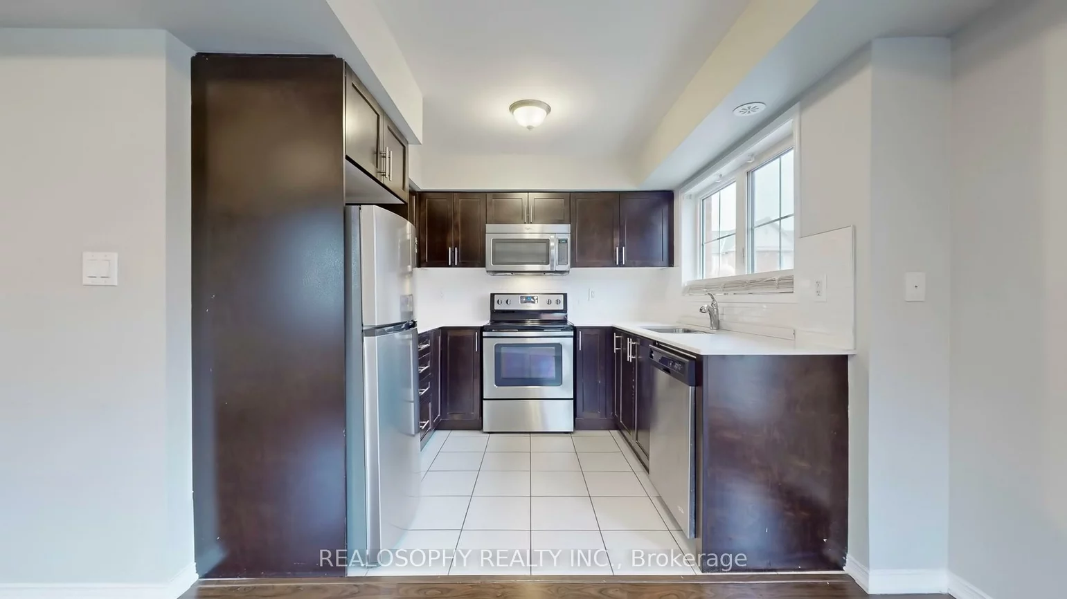 2496, Post, 1015 - RO River Oaks, Oakville