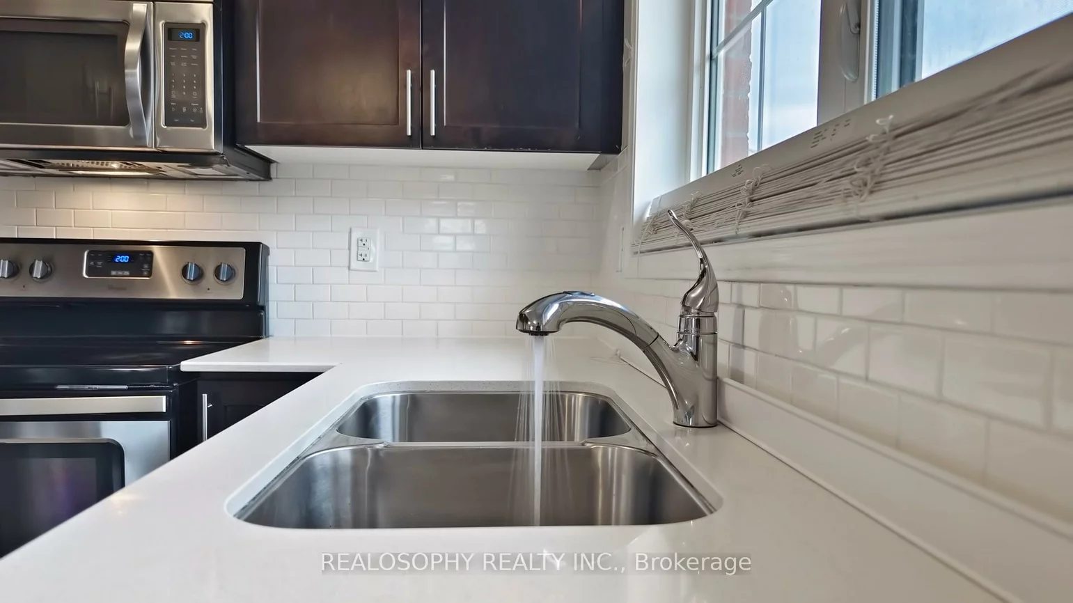 2496, Post, 1015 - RO River Oaks, Oakville