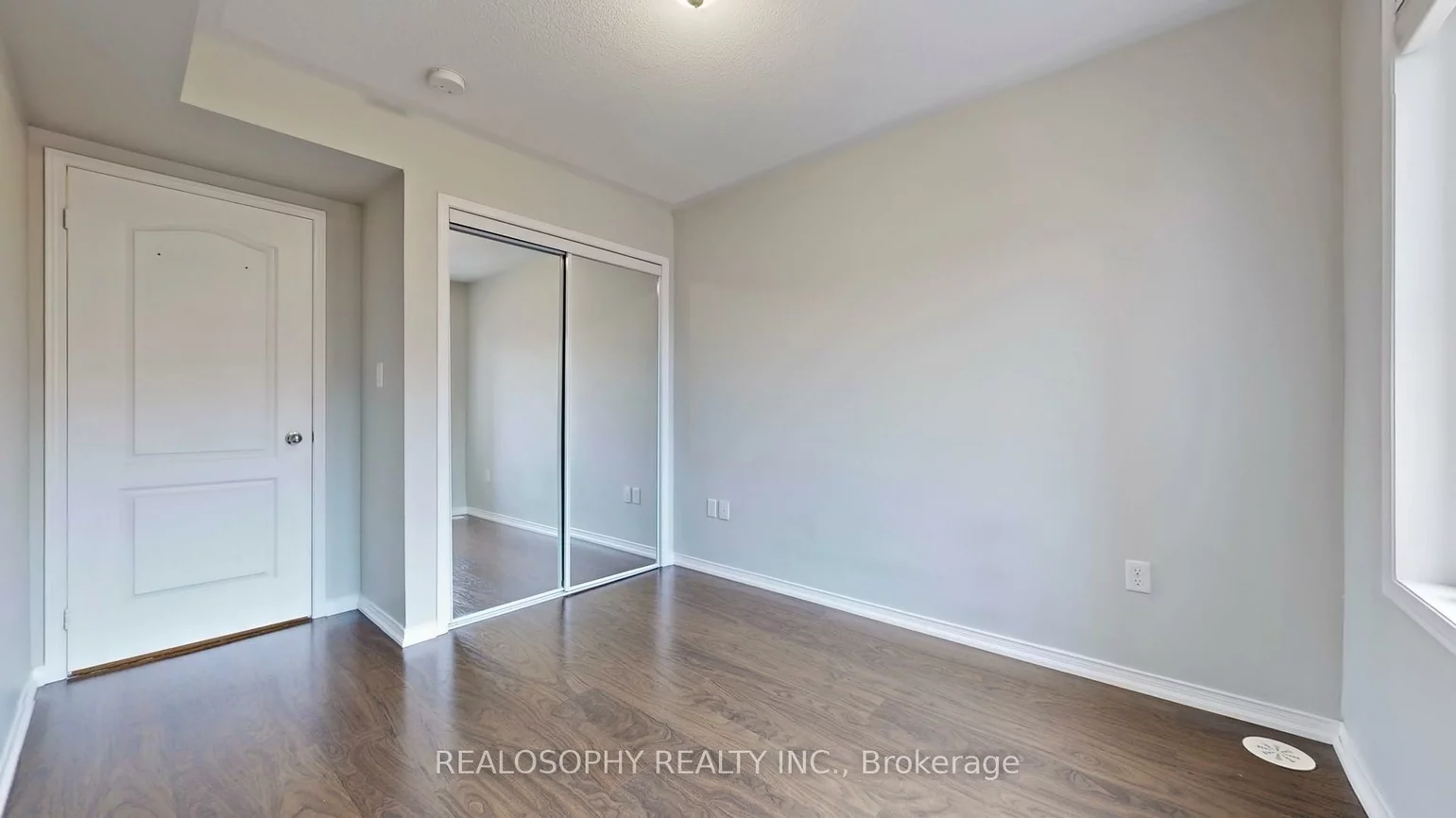 2496, Post, 1015 - RO River Oaks, Oakville