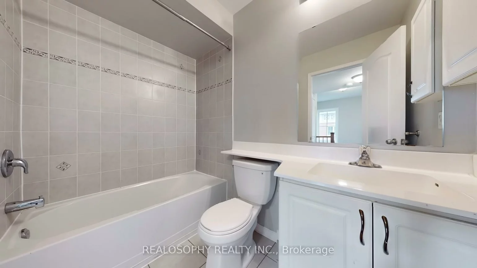 2496, Post, 1015 - RO River Oaks, Oakville