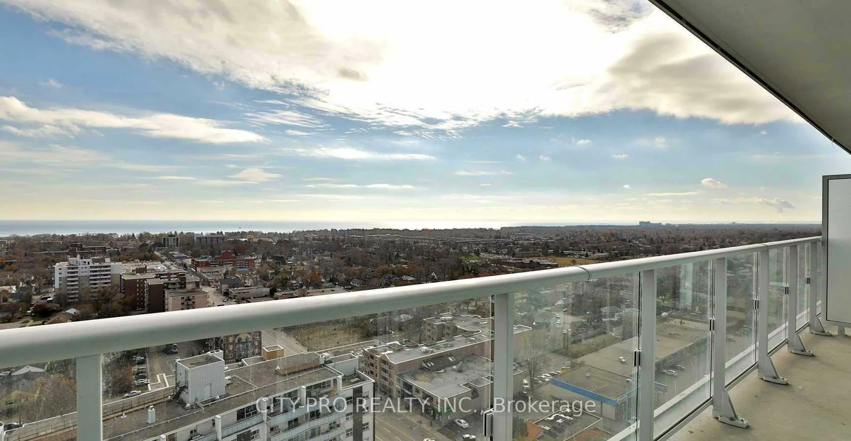 55, Speers, 1014 - QE Queen Elizabeth, Oakville