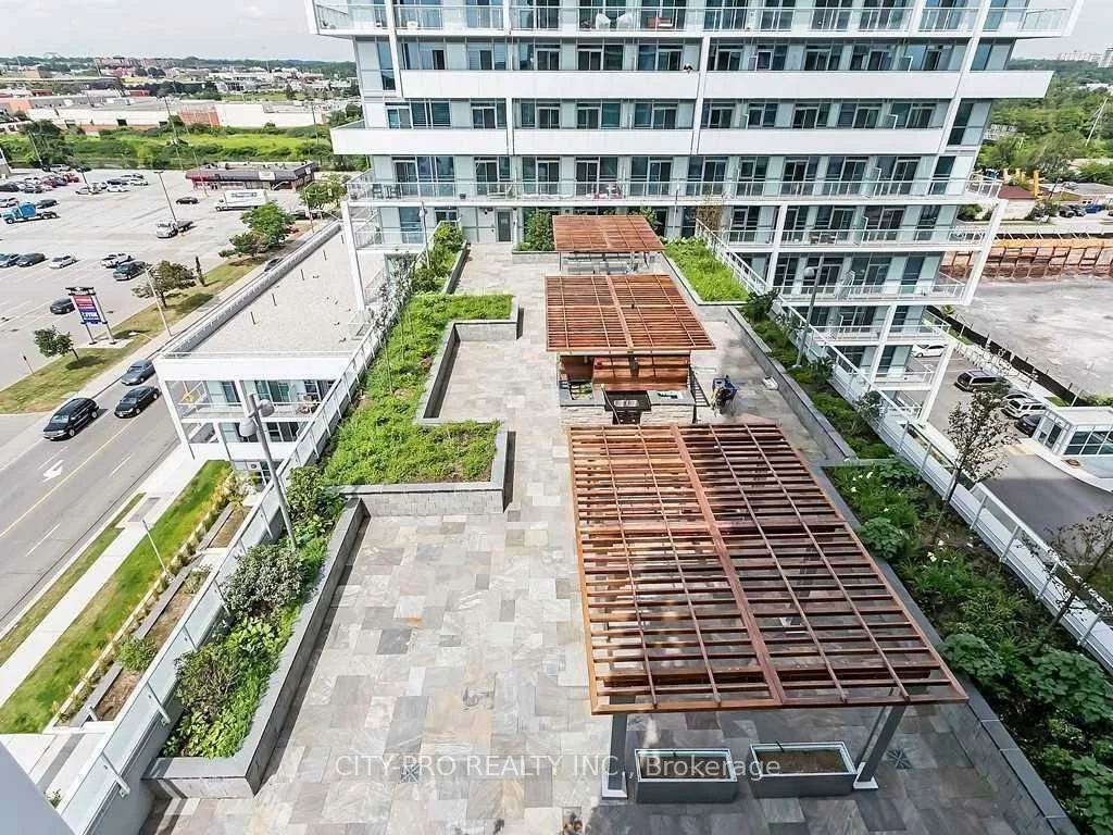 55, Speers, 1014 - QE Queen Elizabeth, Oakville