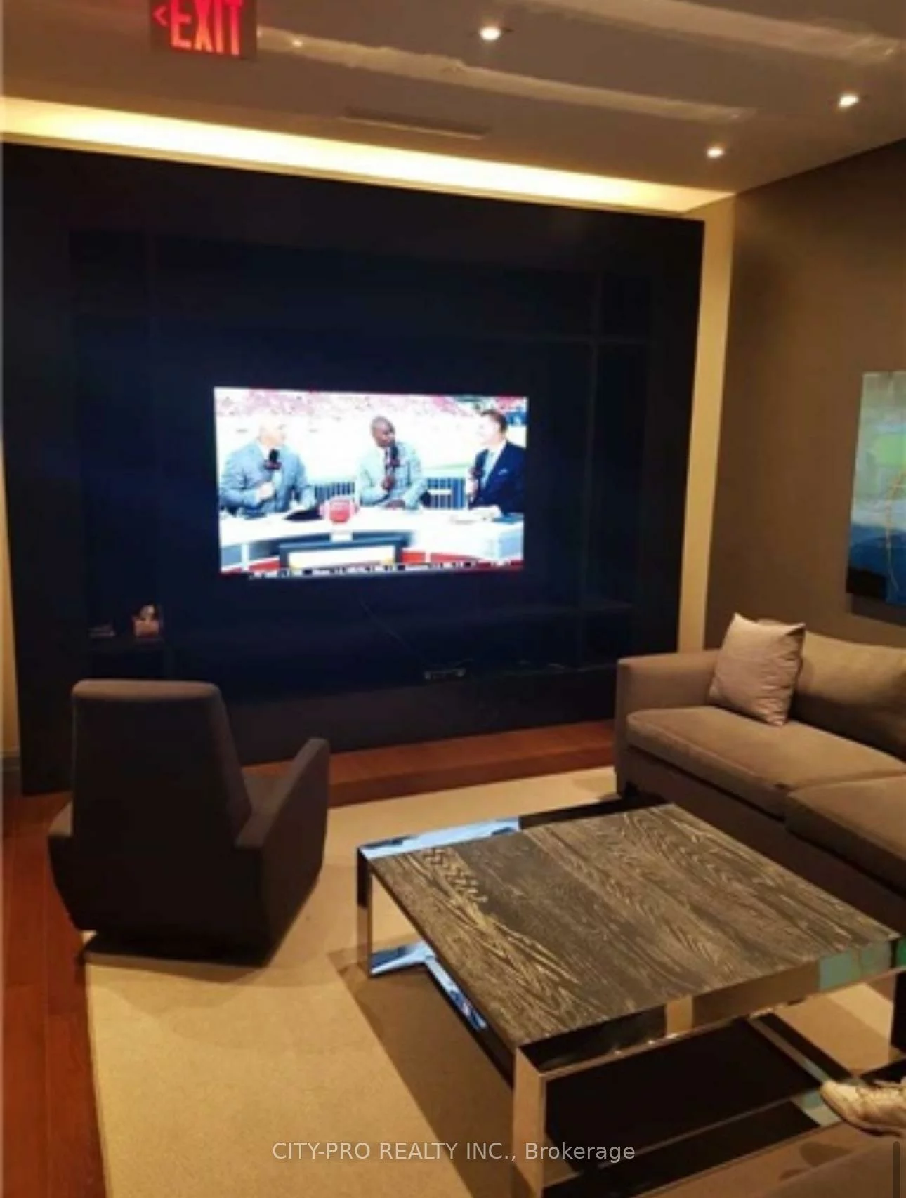 55, Speers, 1014 - QE Queen Elizabeth, Oakville