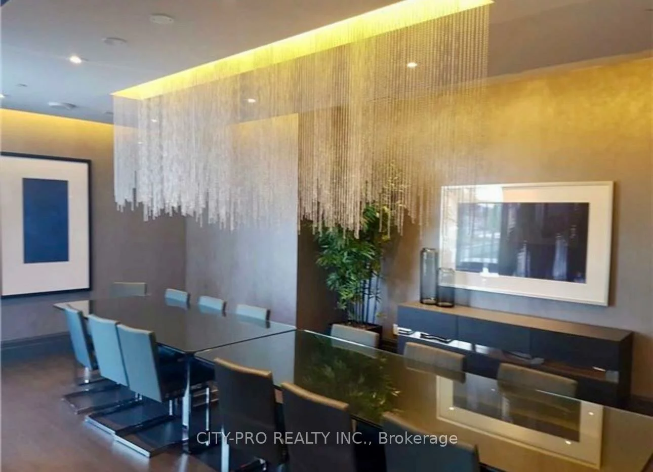 55, Speers, 1014 - QE Queen Elizabeth, Oakville