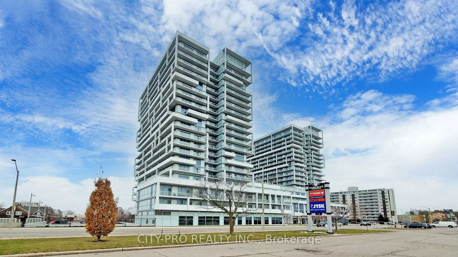 55, Speers, 1014 - QE Queen Elizabeth, Oakville