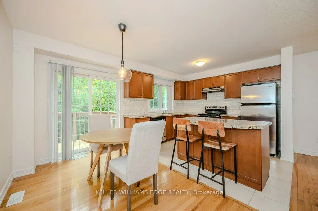 233, Duskywing, 1001 - BR Bronte, Oakville