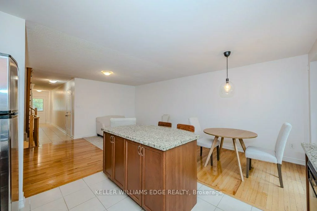 233, Duskywing, 1001 - BR Bronte, Oakville