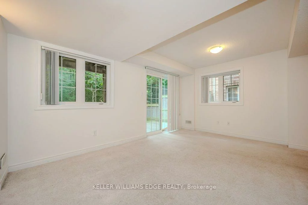 233, Duskywing, 1001 - BR Bronte, Oakville