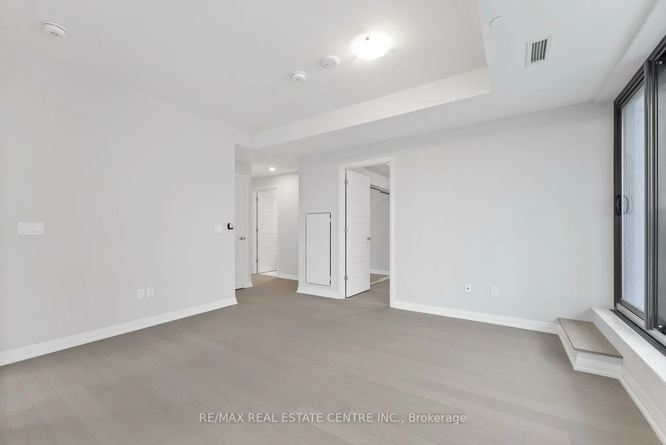1415, Dundas, 1010 - JM Joshua Meadows, Oakville