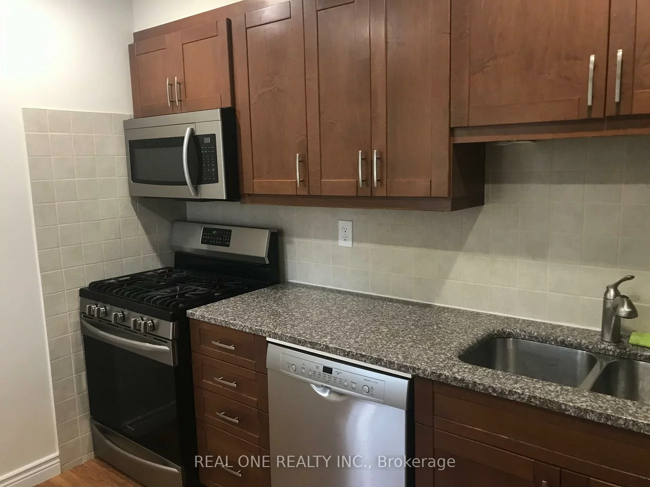 1580, Lancaster, 1005 - FA Falgarwood, Oakville