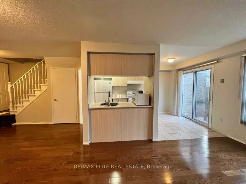 1240, Westview, 1022 - WT West Oak Trails, Oakville