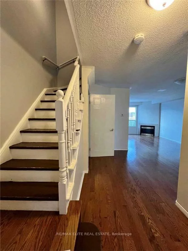 1240, Westview, 1022 - WT West Oak Trails, Oakville