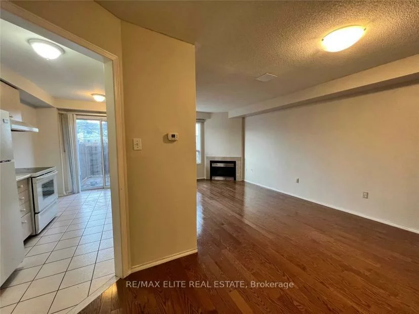 1240, Westview, 1022 - WT West Oak Trails, Oakville