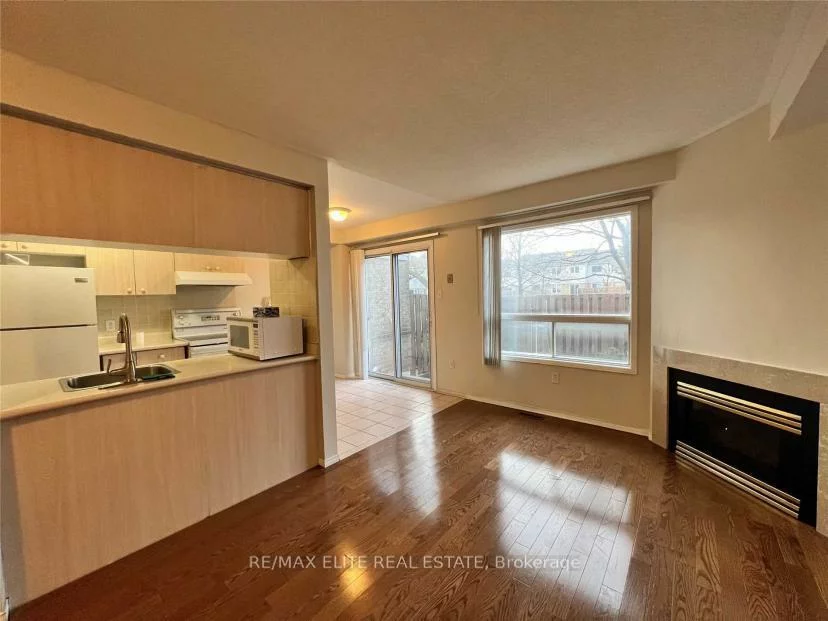 1240, Westview, 1022 - WT West Oak Trails, Oakville