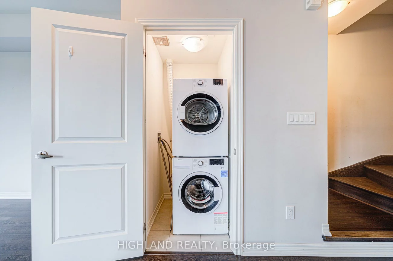 2199, Lillykin, 1015 - RO River Oaks, Oakville