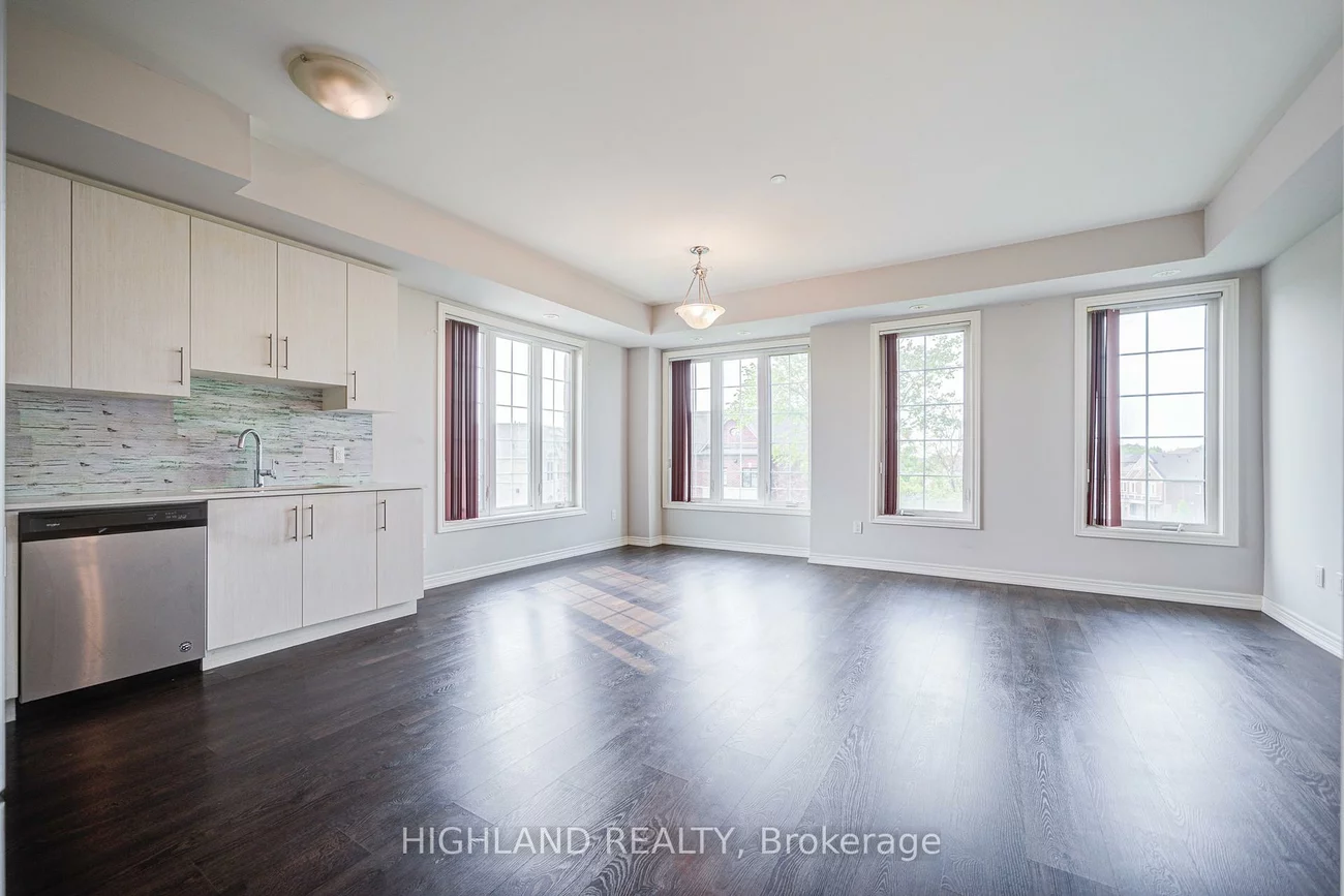 2199, Lillykin, 1015 - RO River Oaks, Oakville
