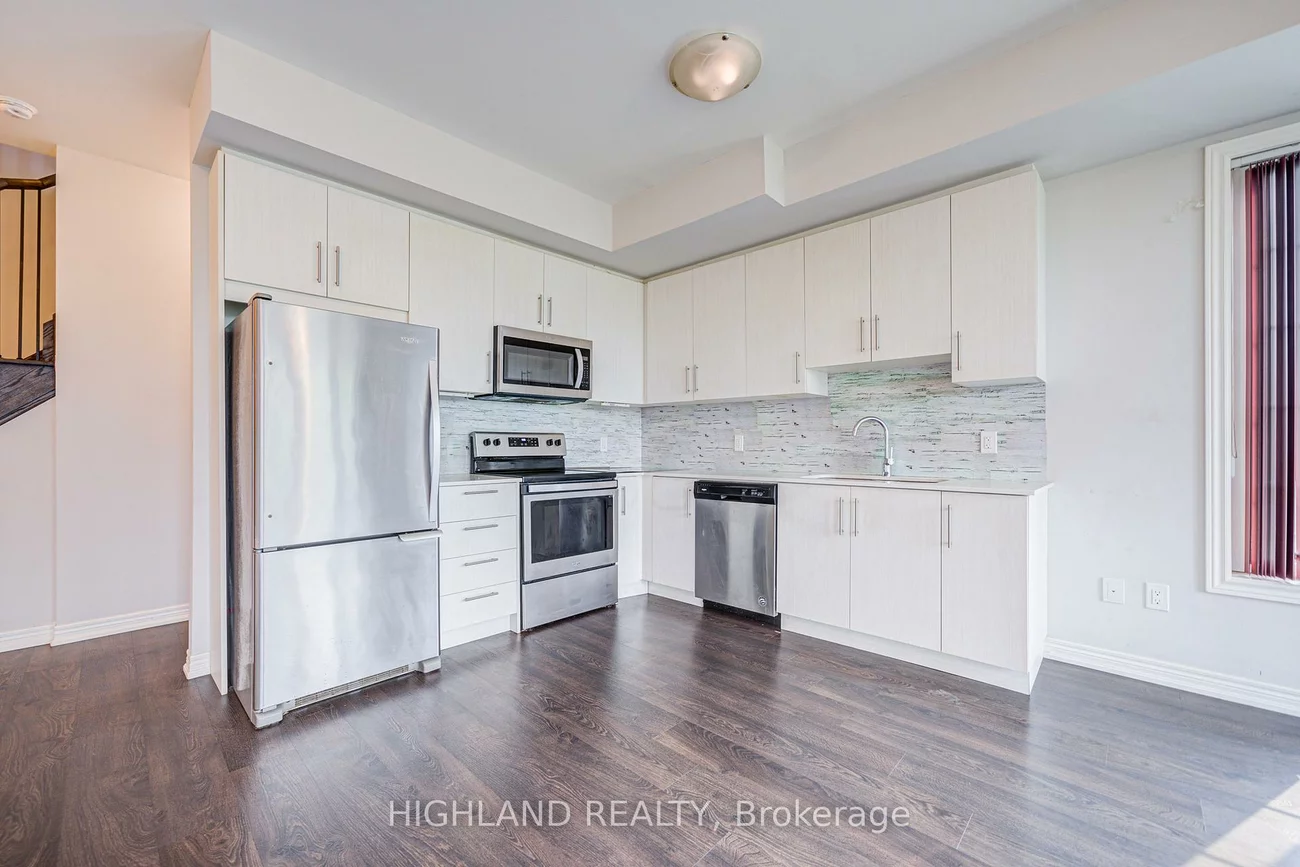 2199, Lillykin, 1015 - RO River Oaks, Oakville