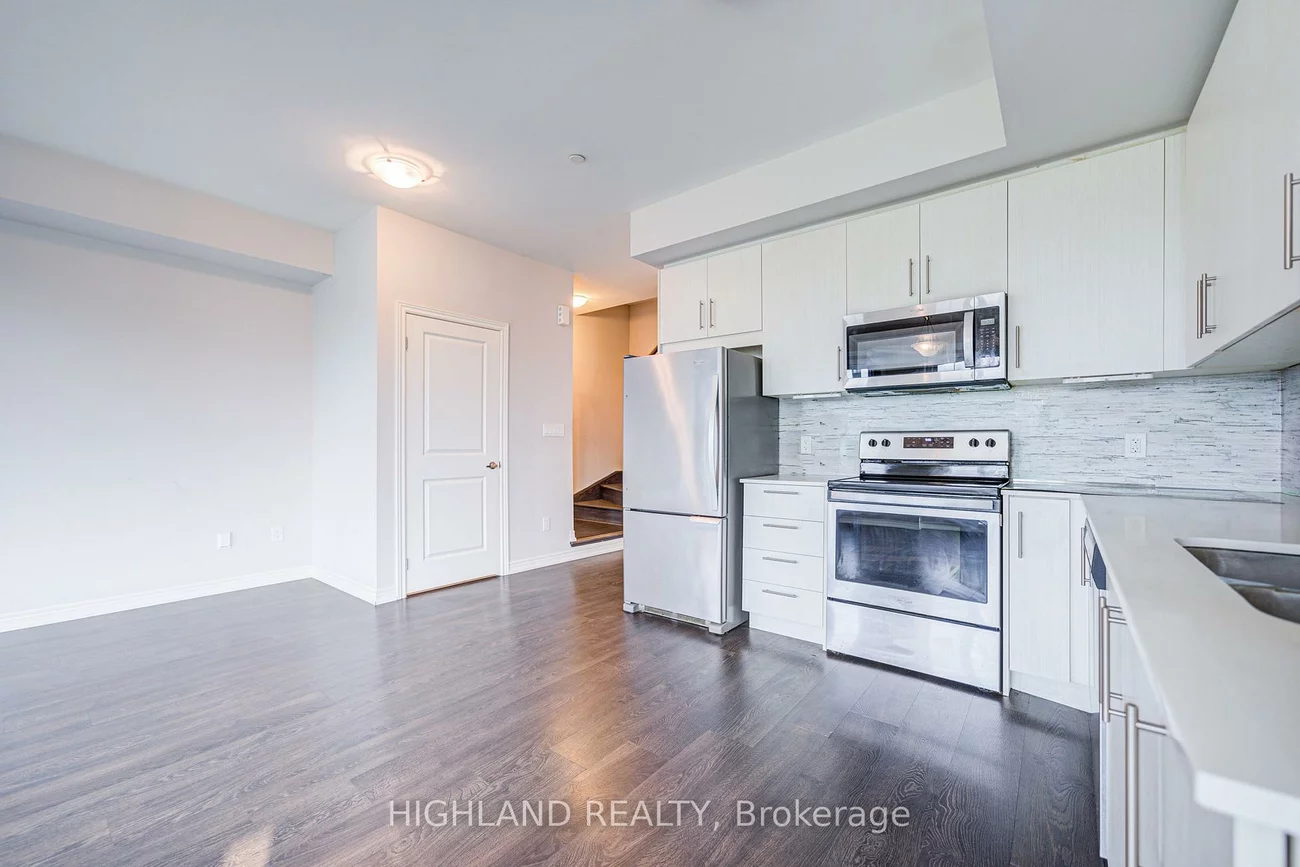 2199, Lillykin, 1015 - RO River Oaks, Oakville