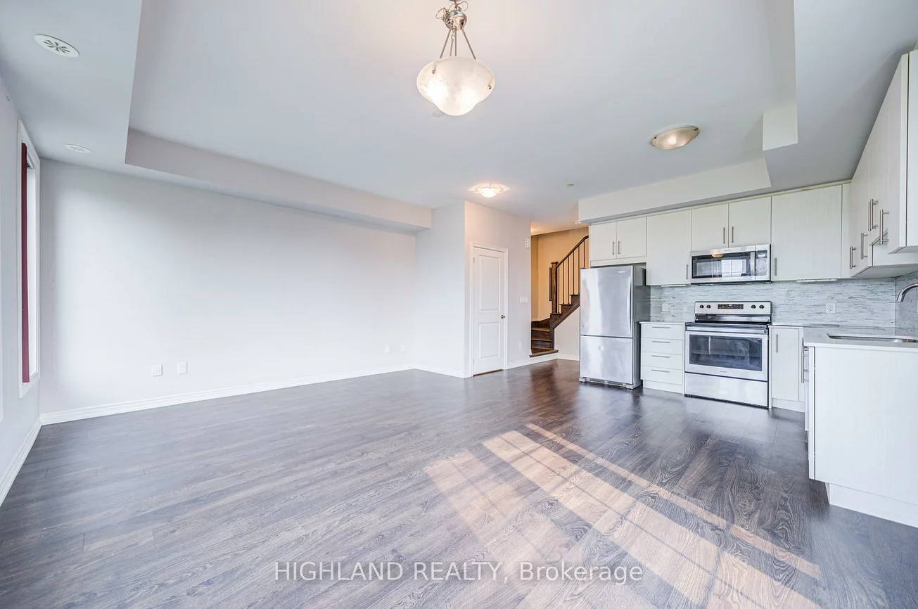 2199, Lillykin, 1015 - RO River Oaks, Oakville