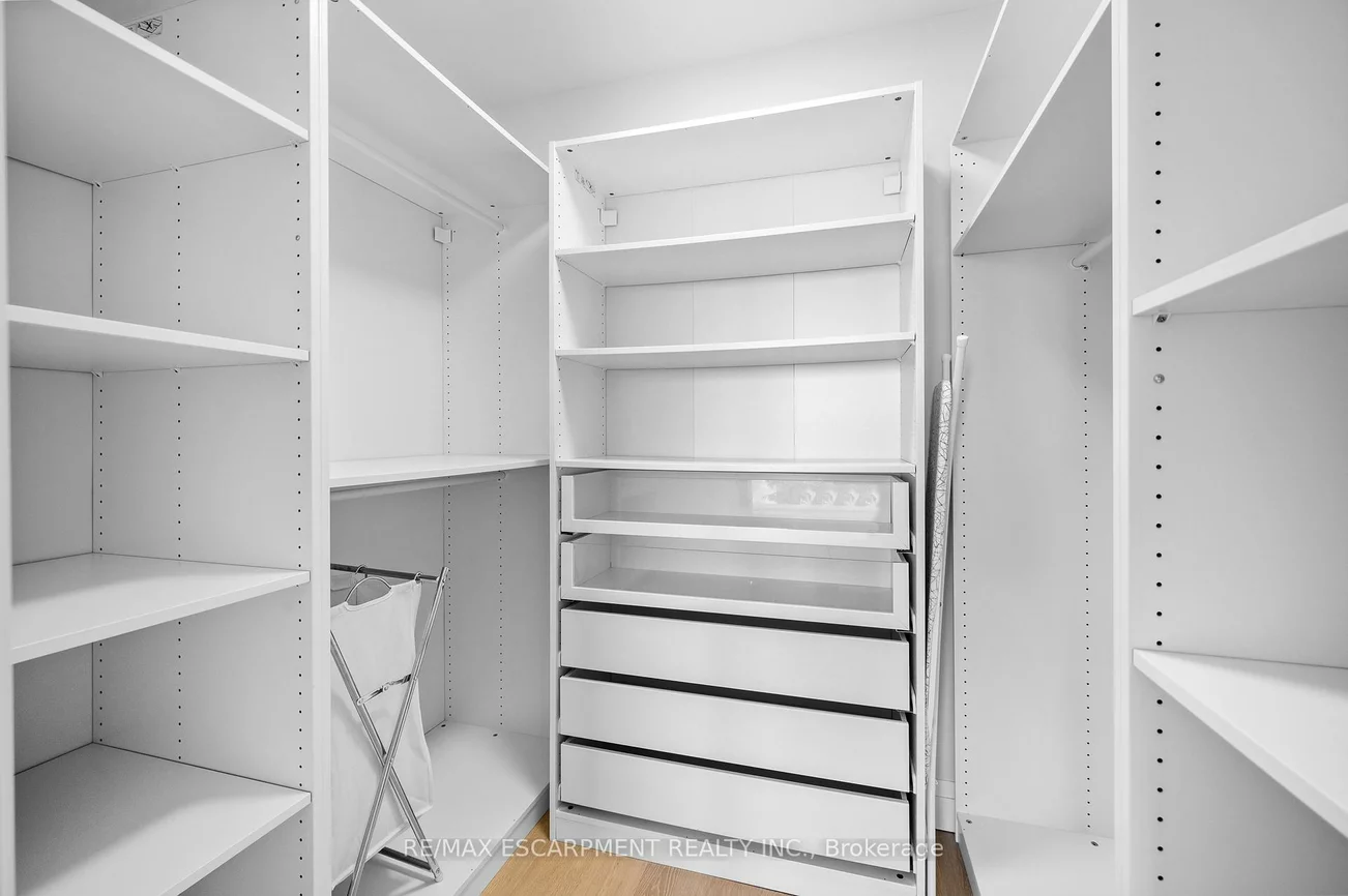 2511, Lakeshore, 1001 - BR Bronte, Oakville