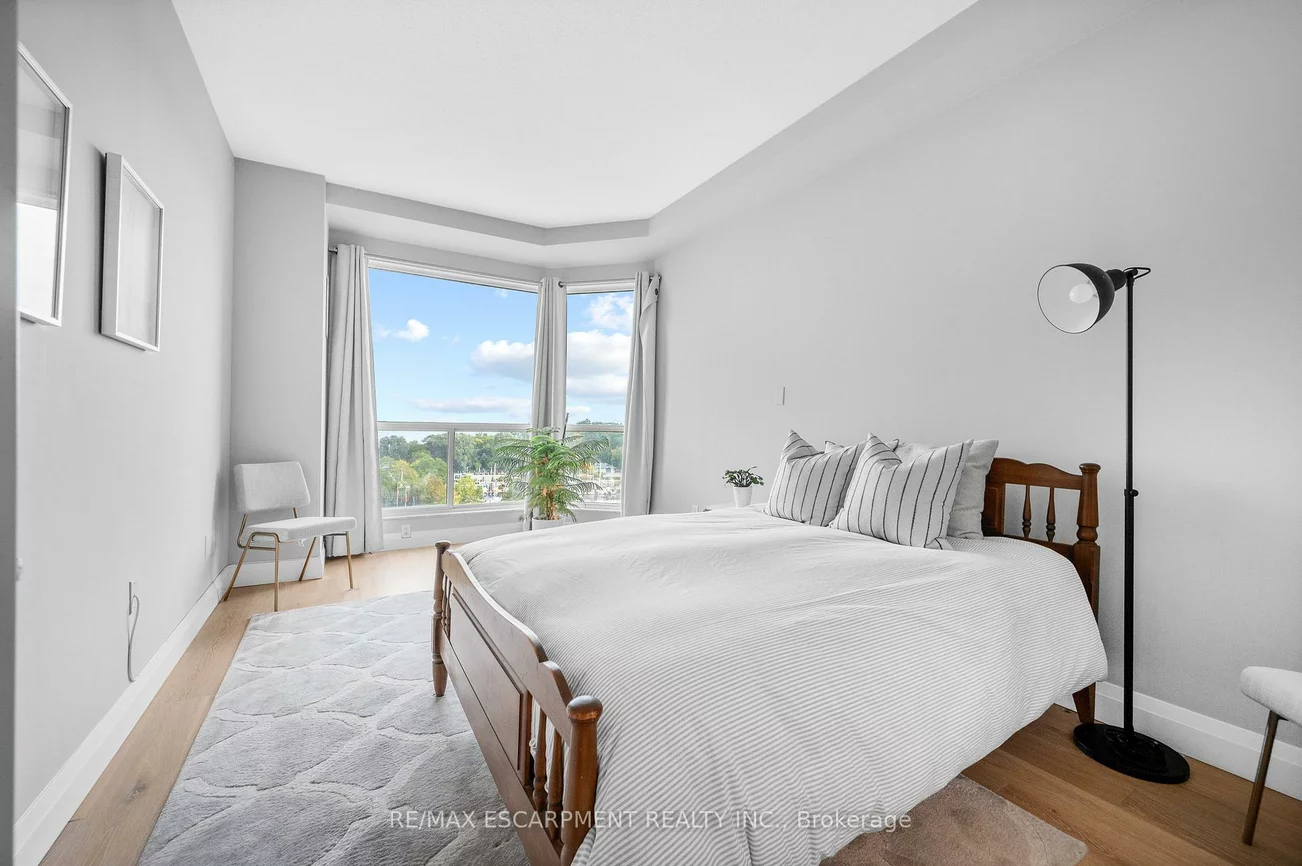 2511, Lakeshore, 1001 - BR Bronte, Oakville