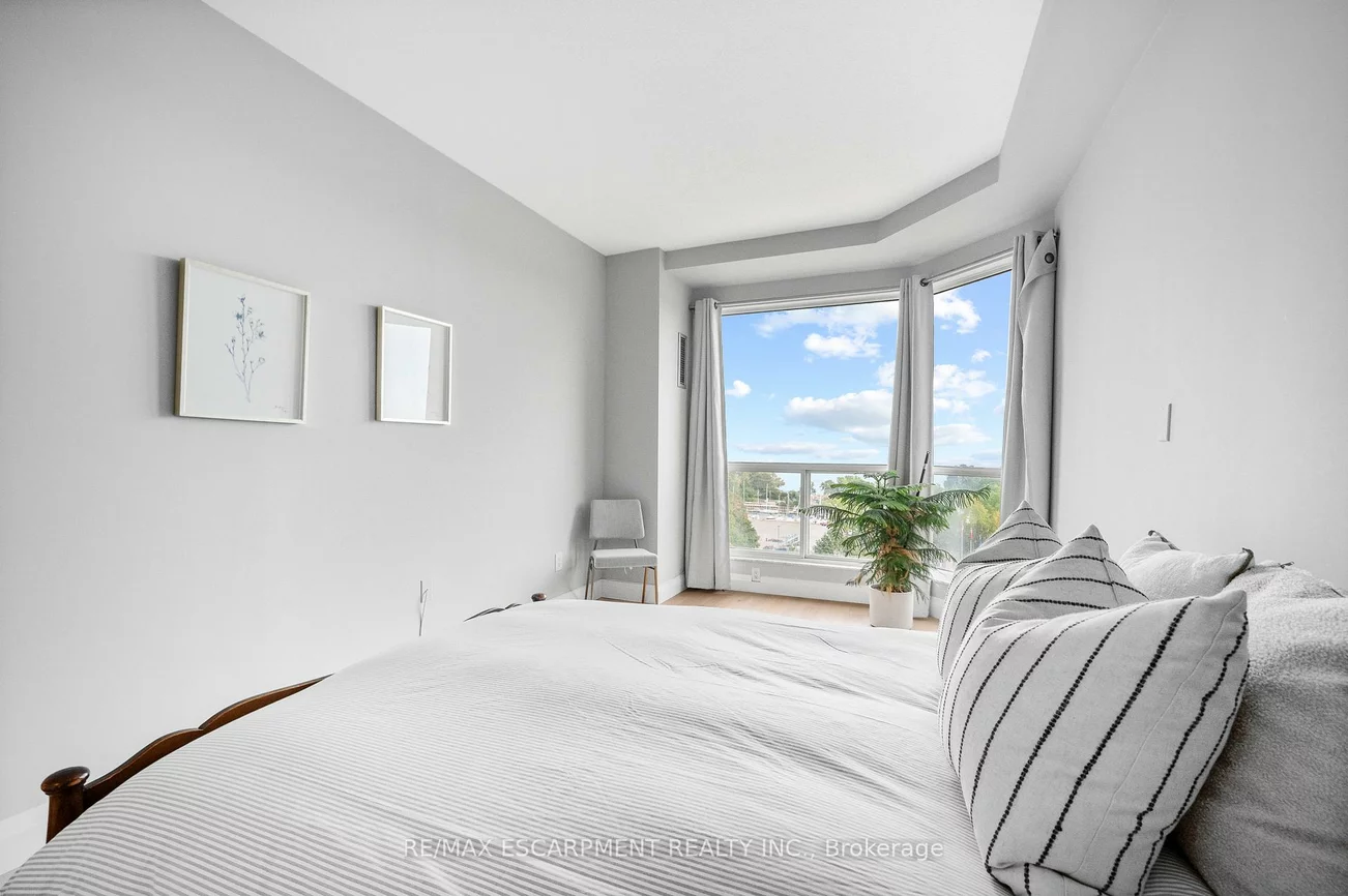 2511, Lakeshore, 1001 - BR Bronte, Oakville