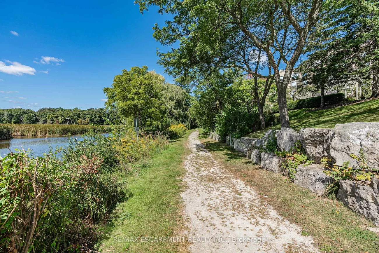 2511, Lakeshore, 1001 - BR Bronte, Oakville