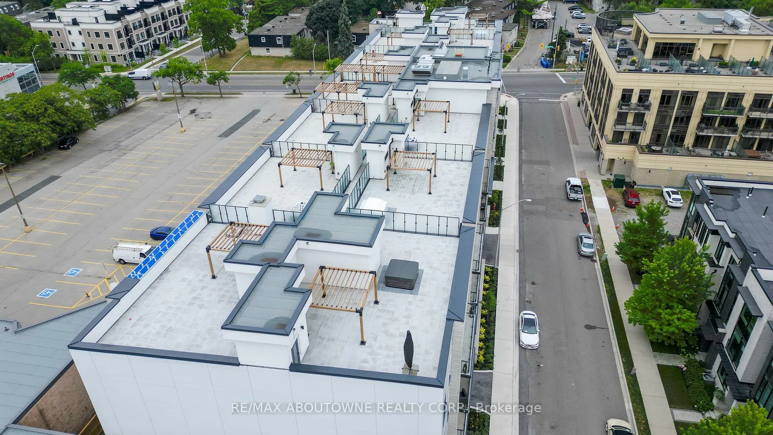 123, MAURICE, 1002 - CO Central, Oakville