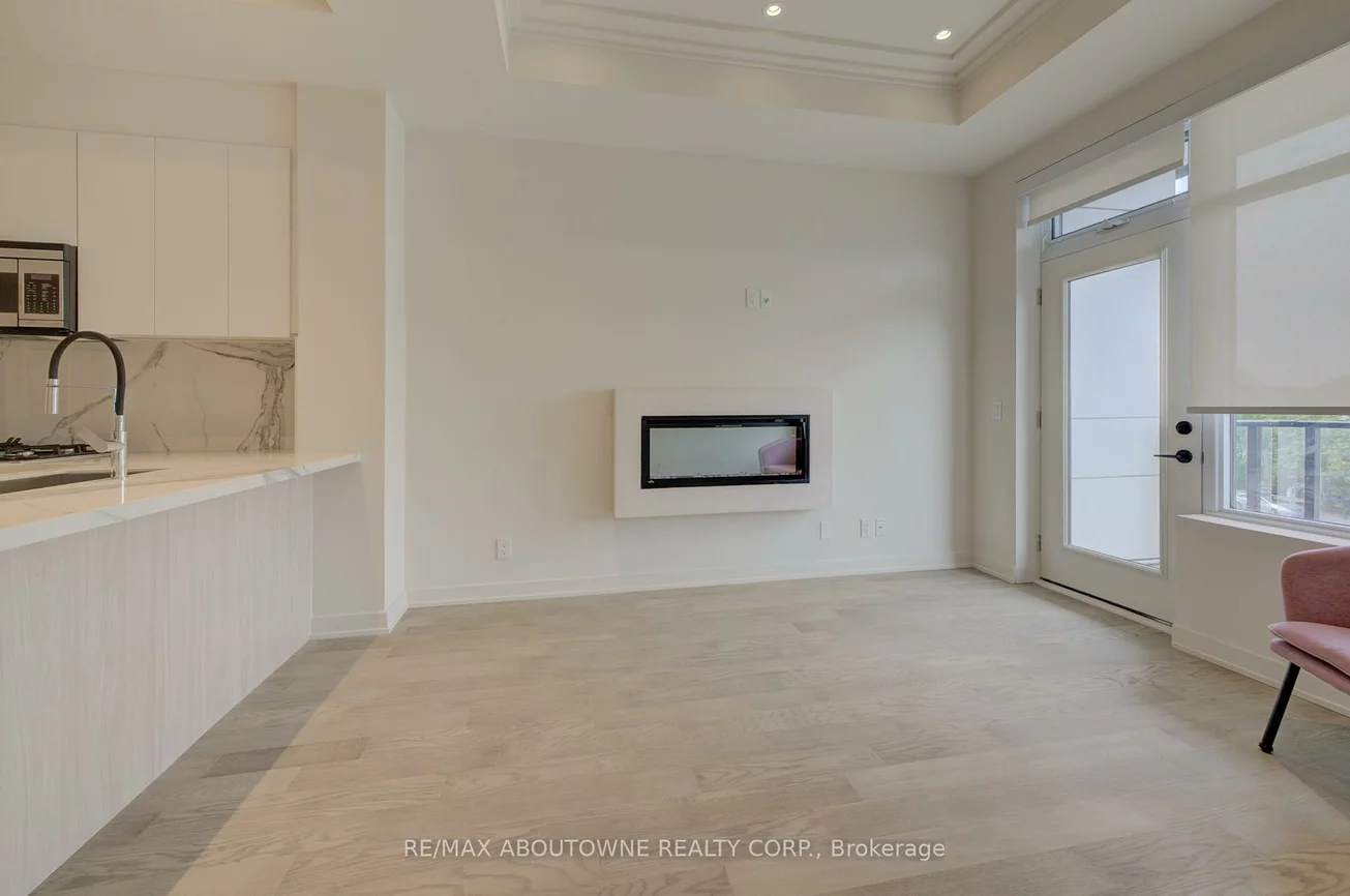 123, MAURICE, 1002 - CO Central, Oakville