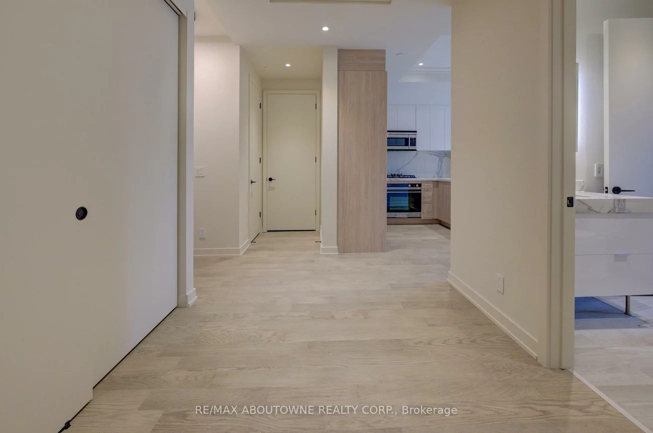 123, MAURICE, 1002 - CO Central, Oakville