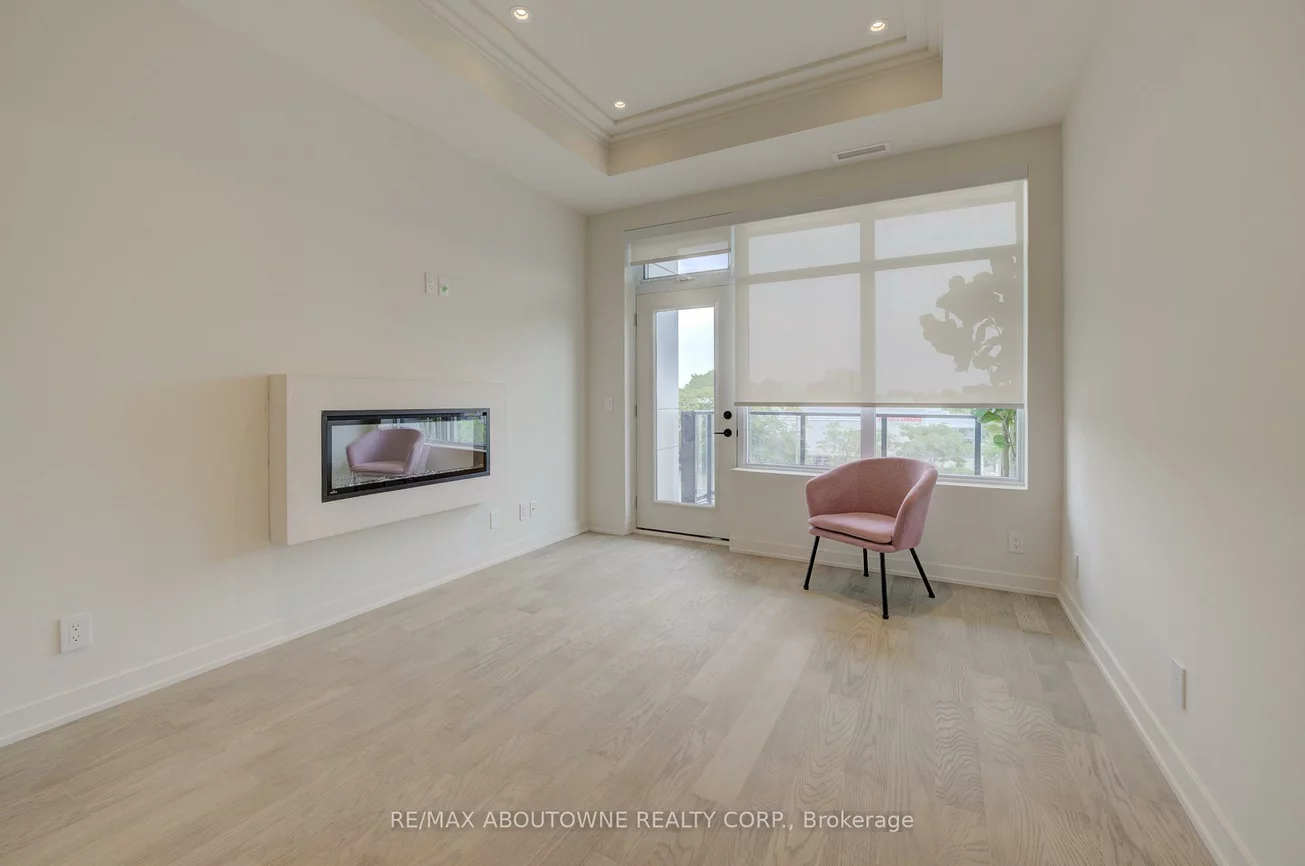 123, MAURICE, 1002 - CO Central, Oakville