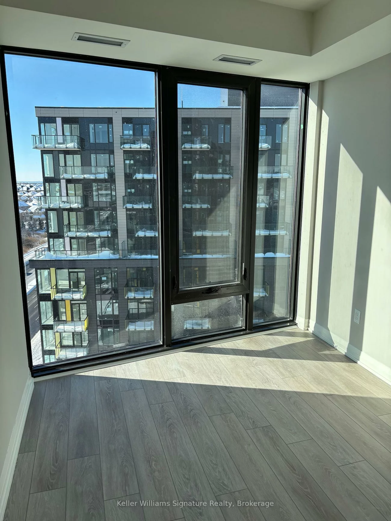 1415, Dundas, 1010 - JM Joshua Meadows, Oakville