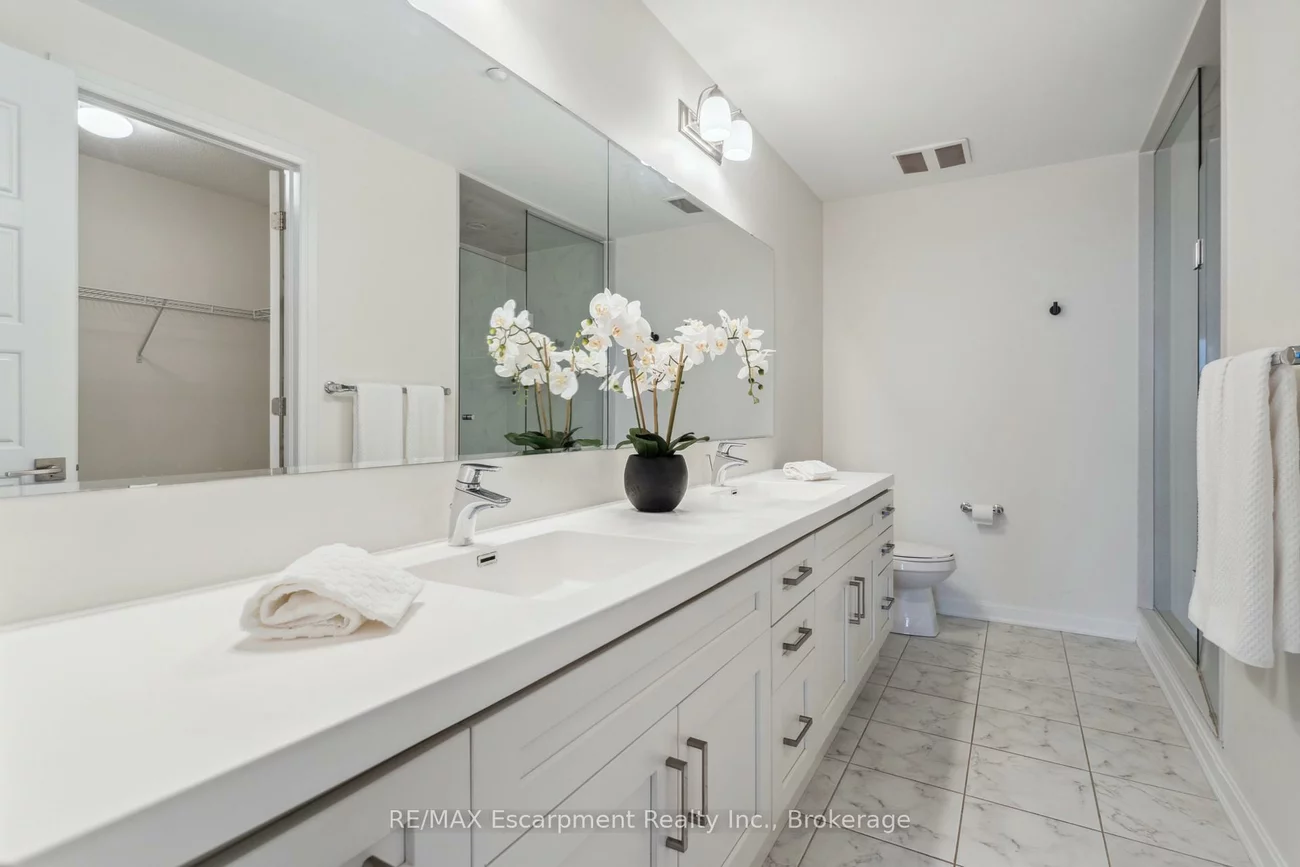 3028, CREEKSHORE COMMON, 1008 - GO Glenorchy, Oakville