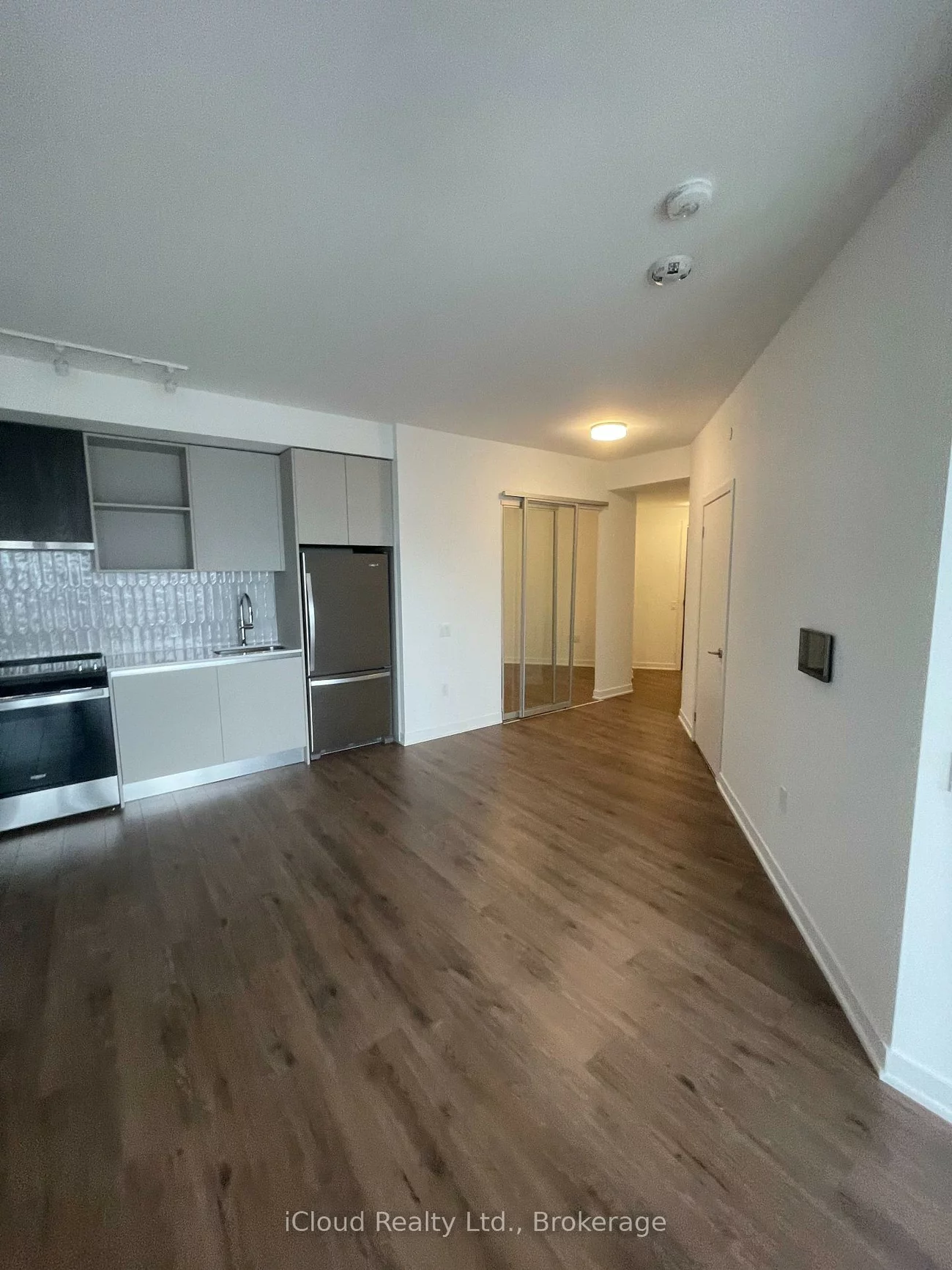 395, Dundas, 1008 - GO Glenorchy, Oakville