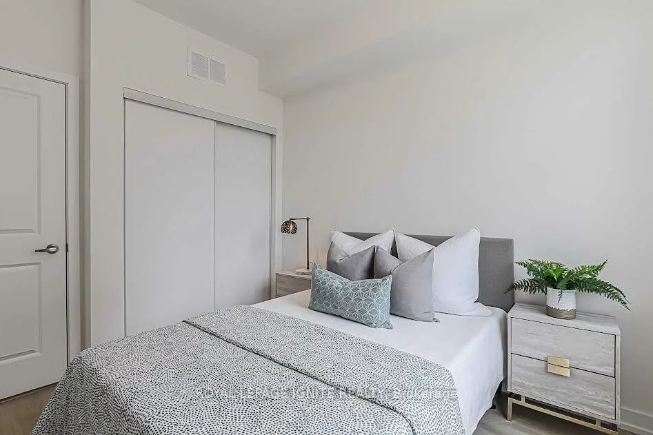 3058, Sixth, 1008 - GO Glenorchy, Oakville