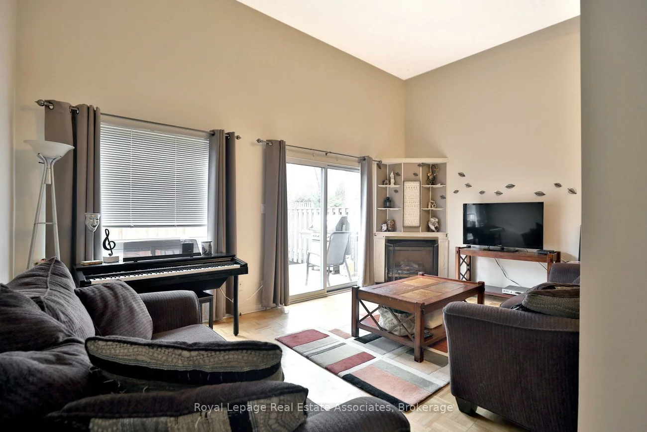 1270, Gainsborough, 1005 - FA Falgarwood, Oakville