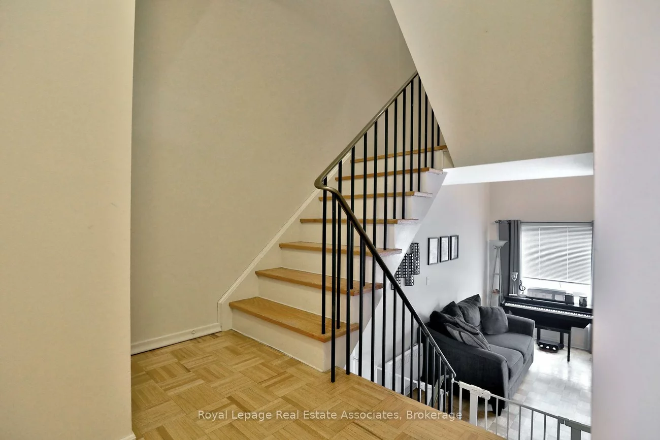1270, Gainsborough, 1005 - FA Falgarwood, Oakville