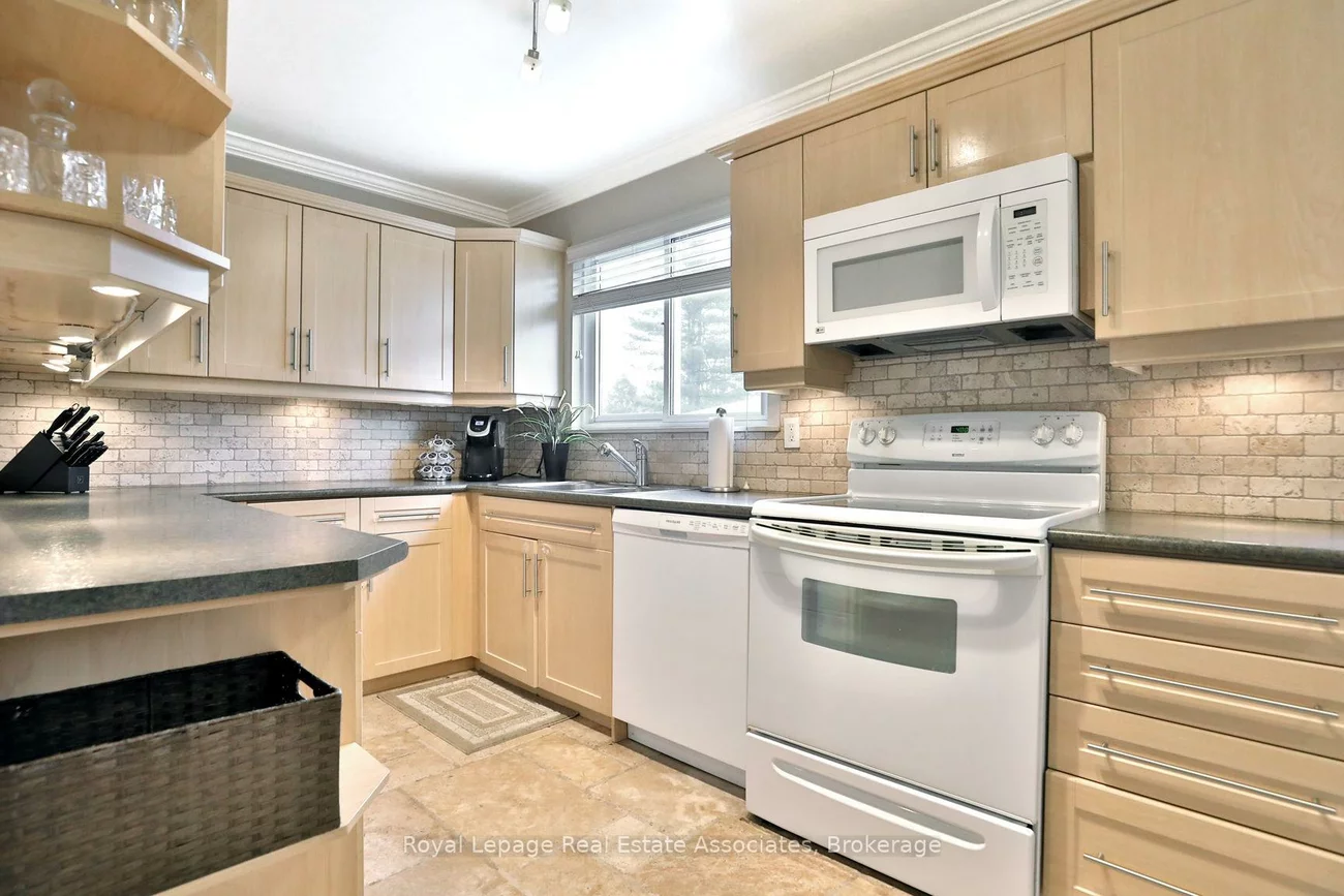 1270, Gainsborough, 1005 - FA Falgarwood, Oakville